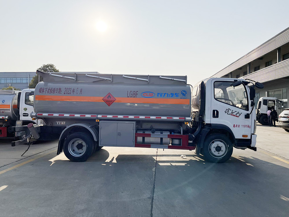 CL5120GYYC6型运油车9.7方