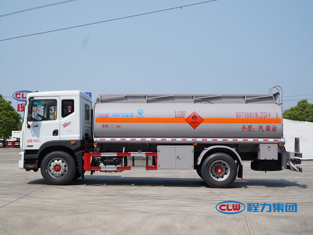 东风D9油罐车12.6方