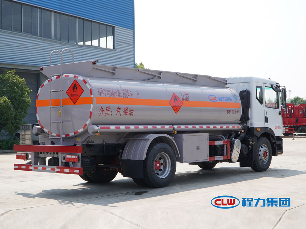 东风D9油罐车12.6方