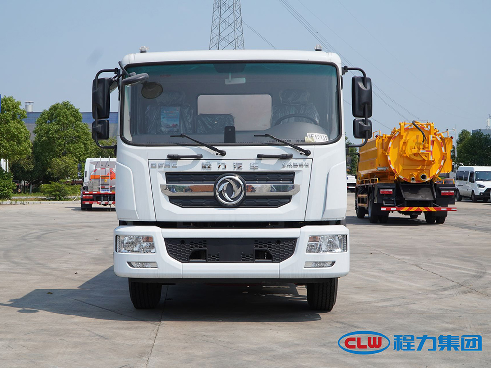 东风D9油罐车12.6方