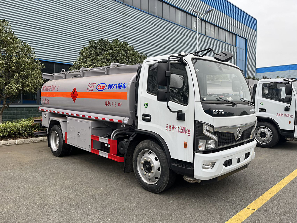 东风福瑞卡10方油罐车