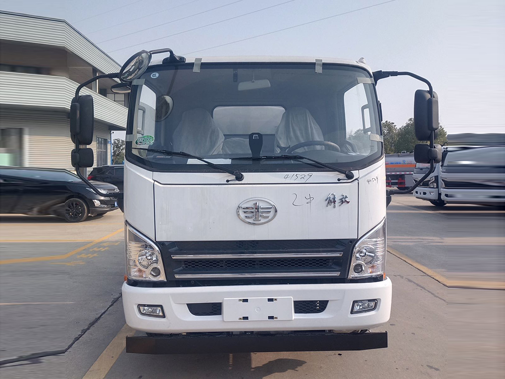 解放7.2方油罐车