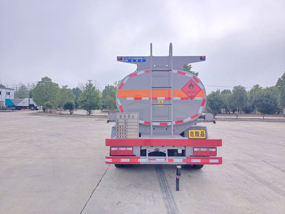 解放7.2方油罐车