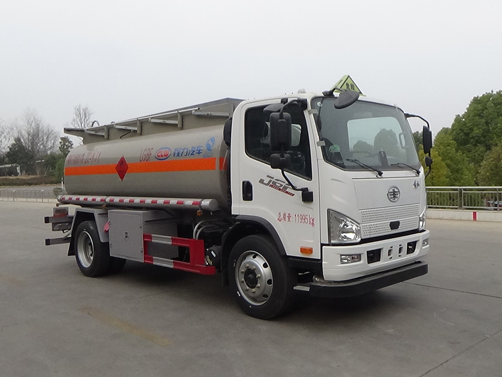 解放J6F油罐车9.8方