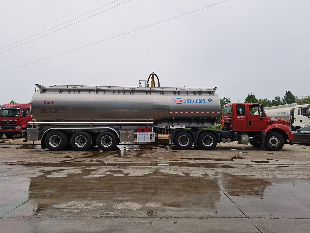 42方铝合金食用油半挂运输车