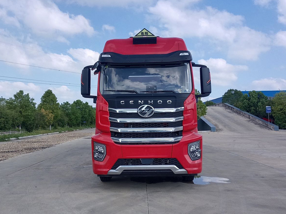 上汽红岩油罐车24方