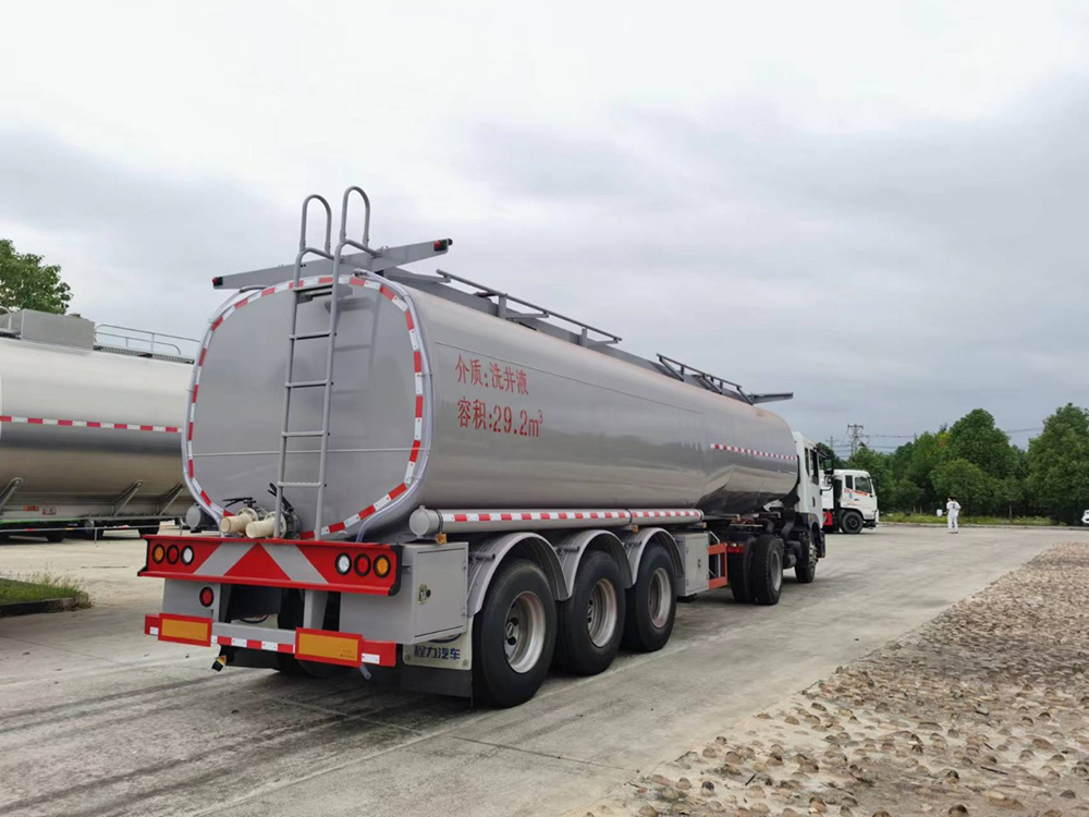 35方洗井液车