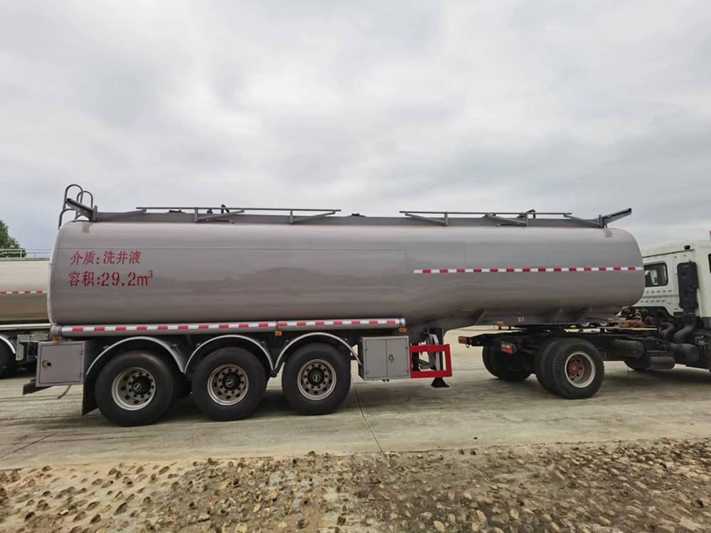 35方洗井液车