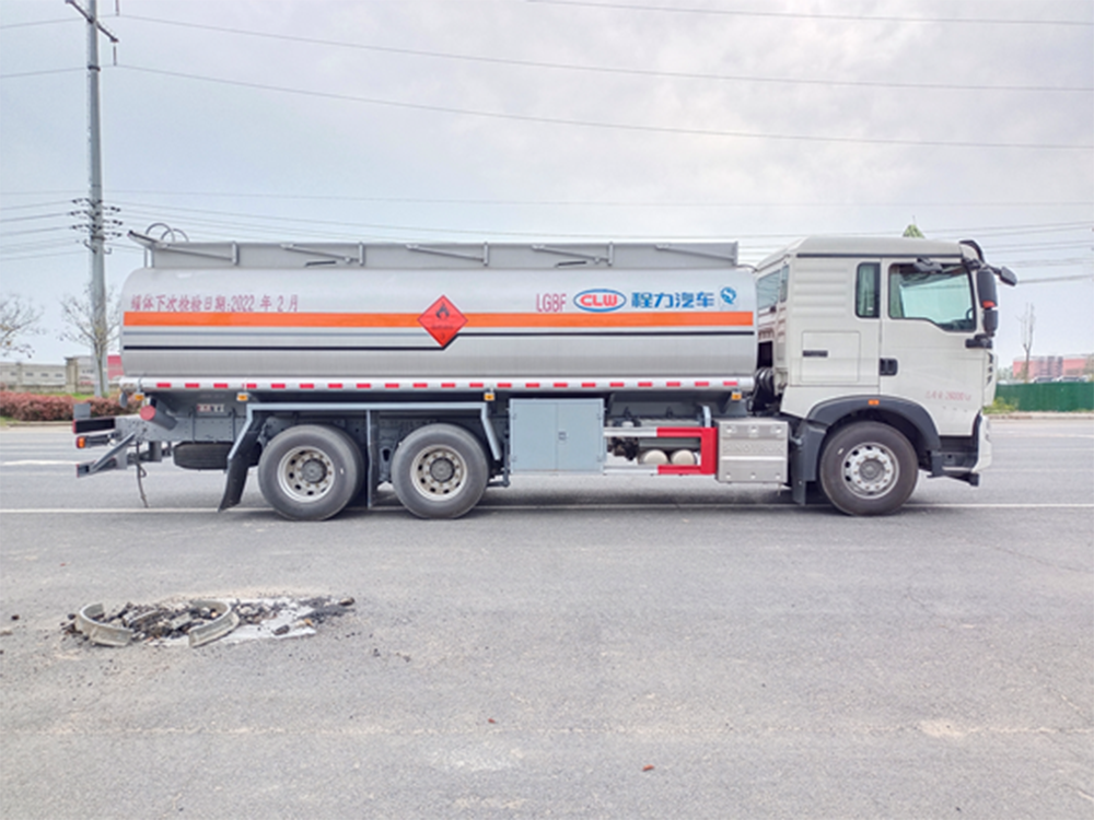 CL5261GYYZ6型运油车21方