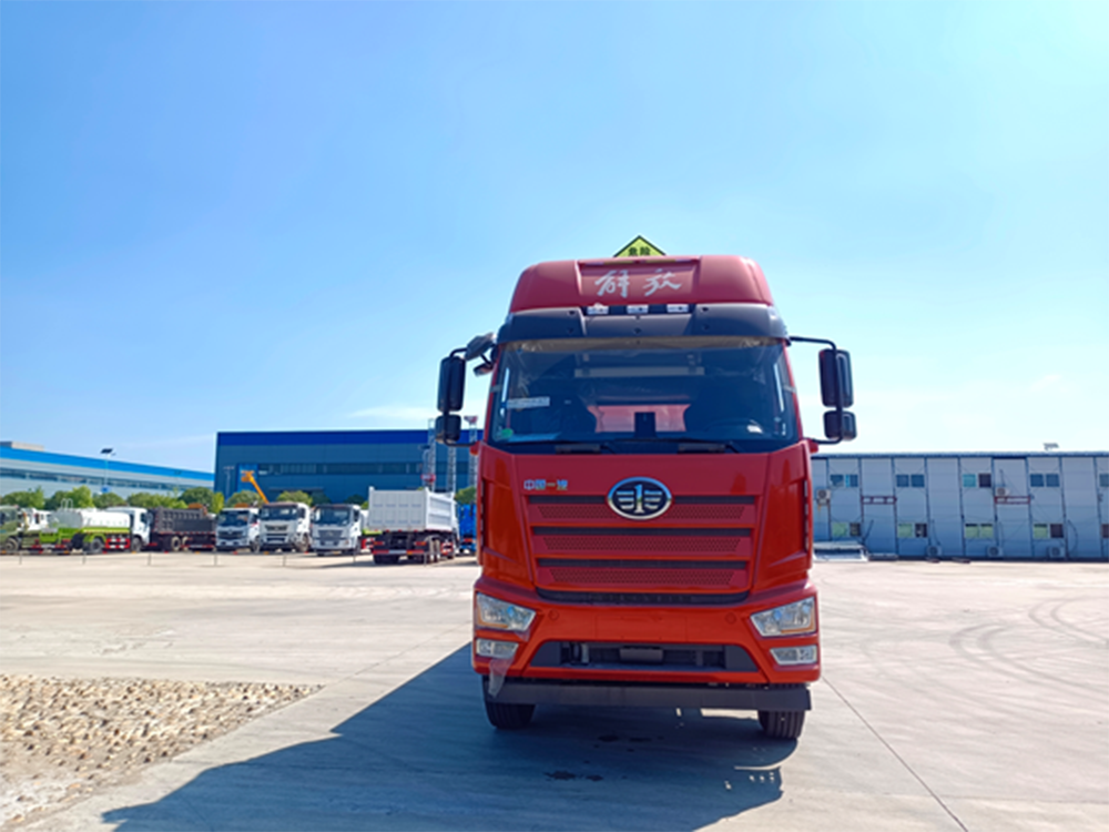 CL5321GYYC6型运油车27.2方