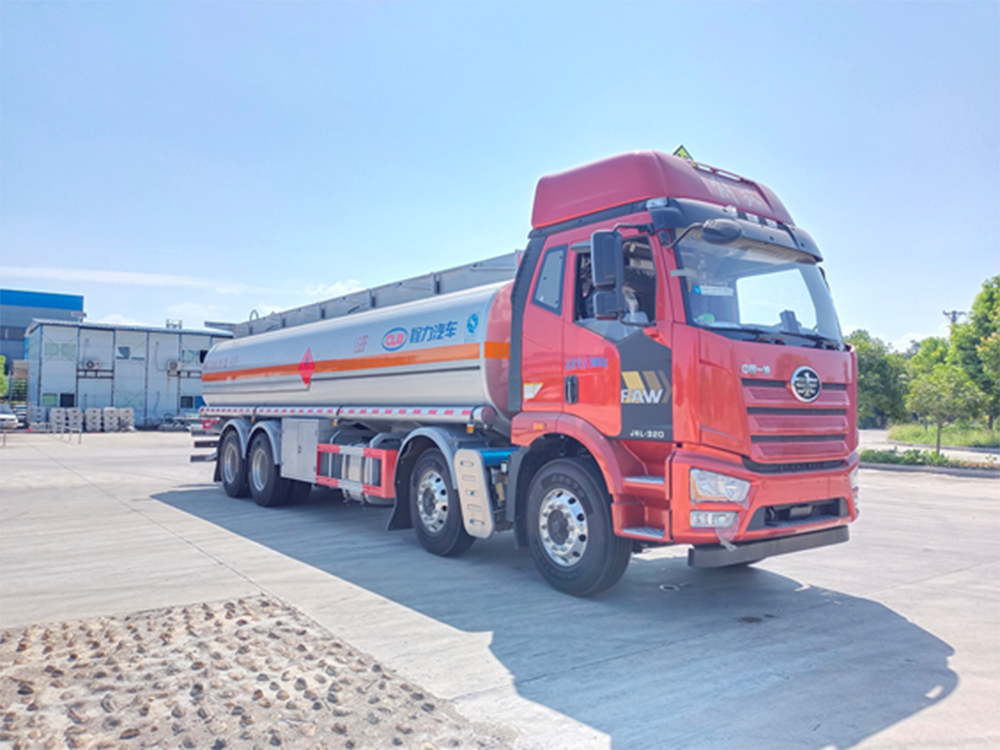 CL5321GYYC6型运油车27.2方