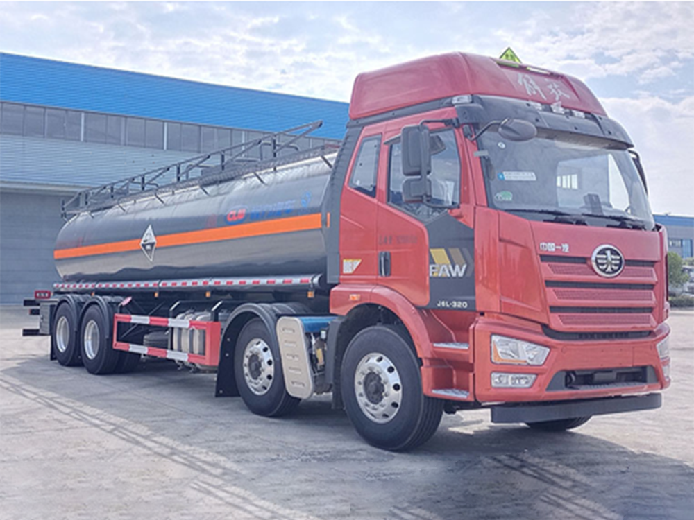 CL5321GFWC6 350马力 衬塑罐18.5方