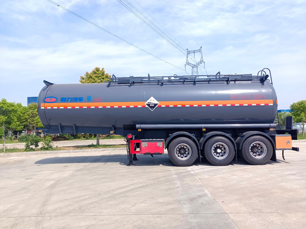 CL9402GFWA腐油性物品罐式运输半挂车28.4方