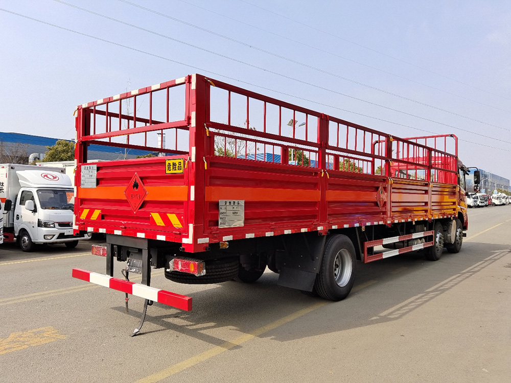 东风新汽6X2气瓶运输车