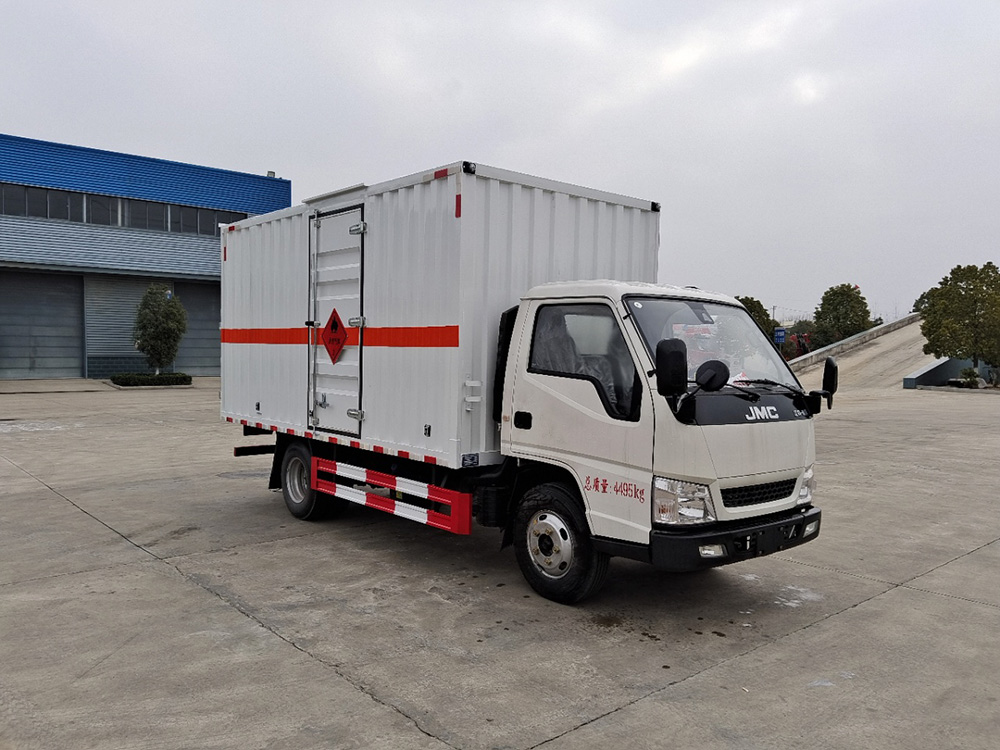 江铃顺达杂项危险品厢式运输车