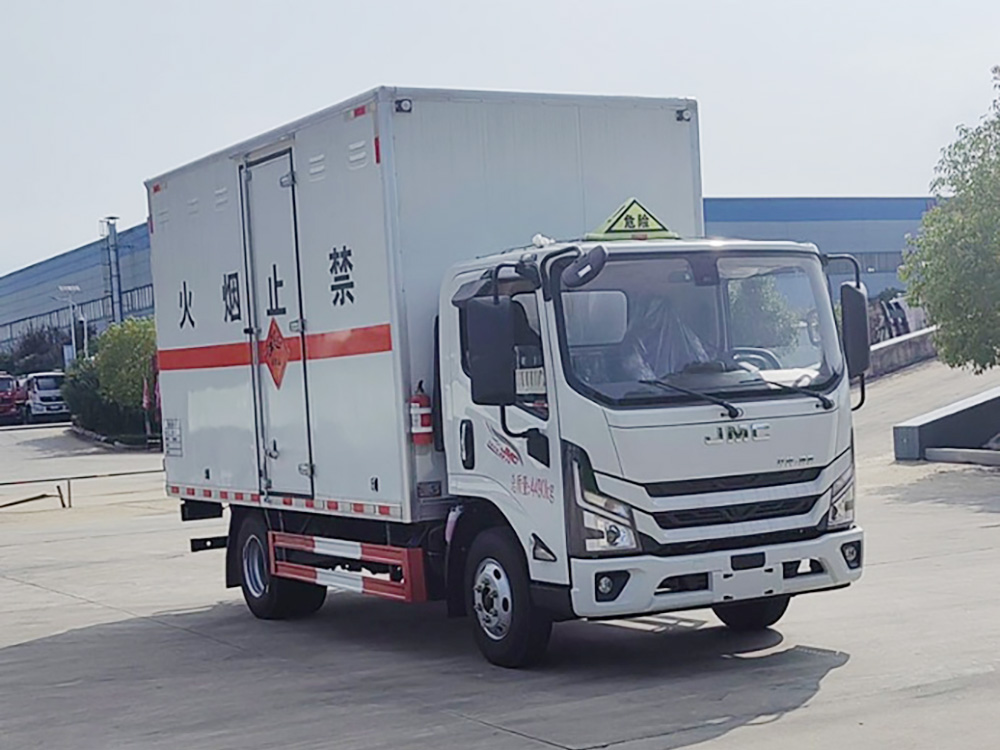 江铃凯运杂项危险品厢式运输车